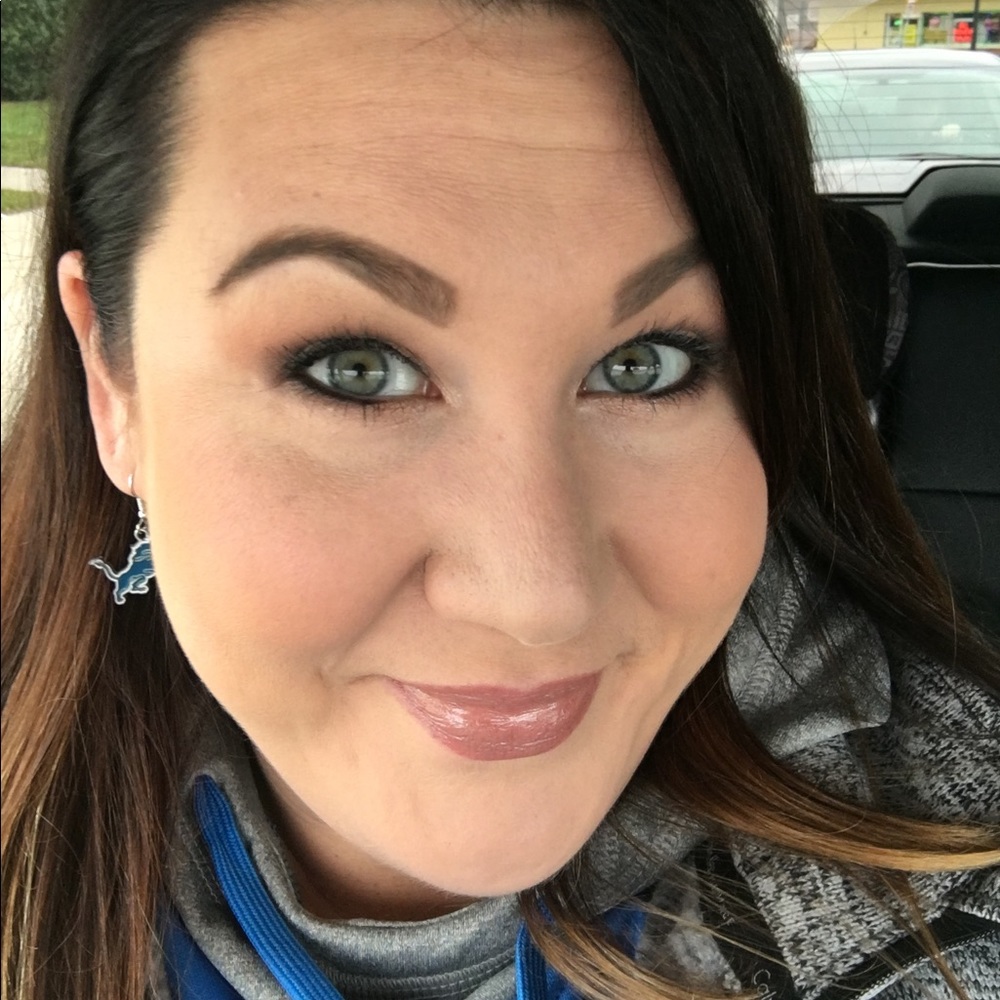 Meet your Posher, Linzi